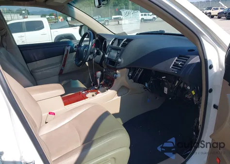 2013 Toyota Highlander Limited z USA, uszkodzony, nr VIN 5TDYK3EH5DS095560